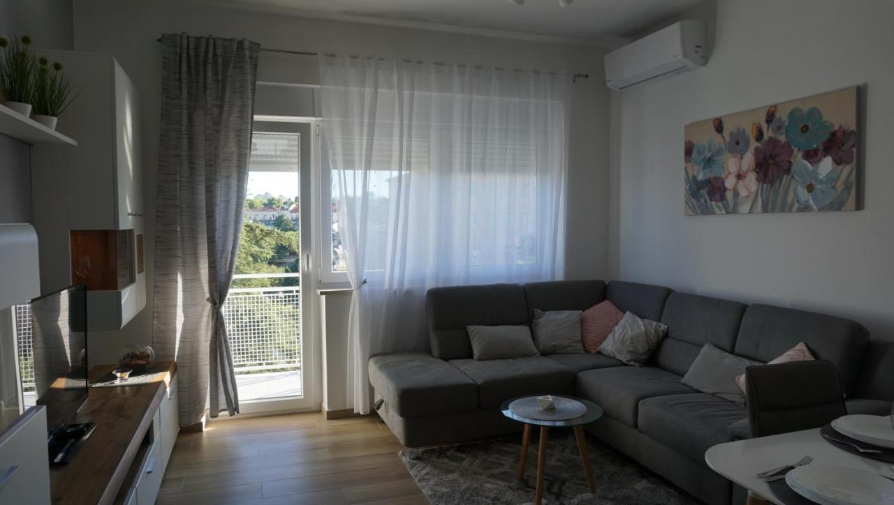 Apartman Luka Pula Exterior foto